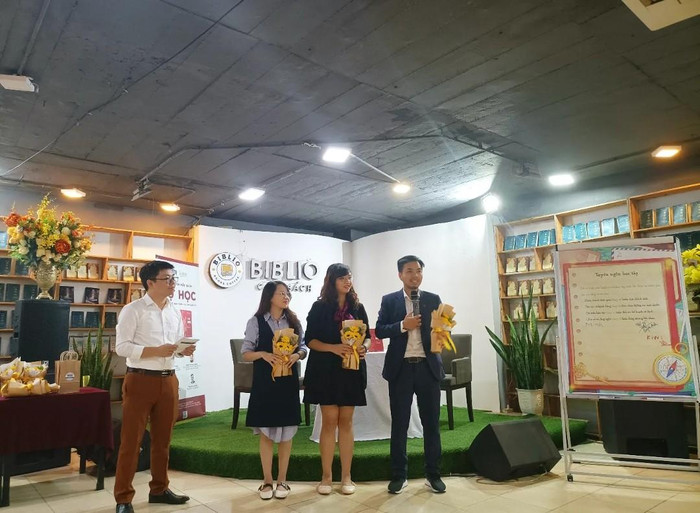 Nhóm tác giả chia sẻ về cuốn sách “Tự học: Kiến tạo một hành trình học tập suốt đời”. Nhóm tác giả chia sẻ về cuốn sách “Tự học: Kiến tạo một hành trình học tập suốt đời”.