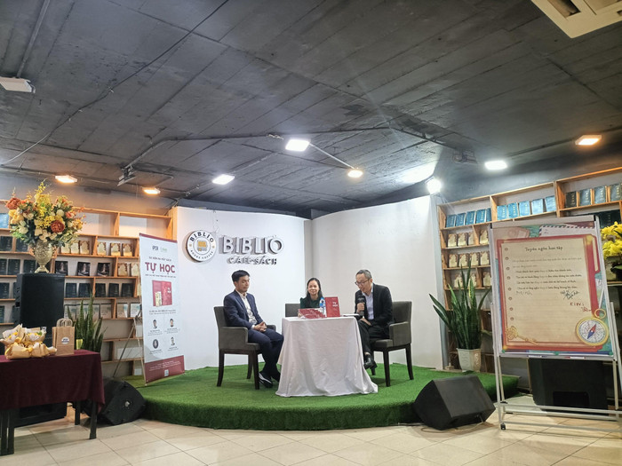 Trung tâm Nghiên cứu Xuất bản và Giáo dục IPER tổ chức ra mắt cuốn sách “Tự học: Kiến tạo một hành trình học tập suốt đời”. Trung tâm Nghiên cứu Xuất bản và Giáo dục IPER tổ chức ra mắt cuốn sách “Tự học: Kiến tạo một hành trình học tập suốt đời”.