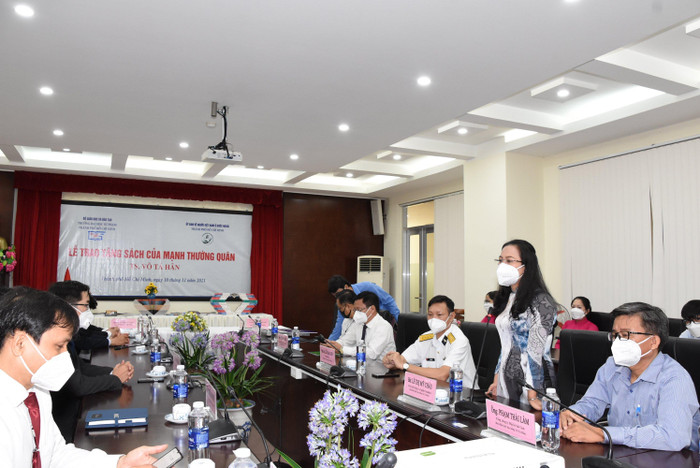 Bà Lê Thị Mỹ Châu – Đại diện Quỹ học bổng Võ Tá Hân phát biểu.