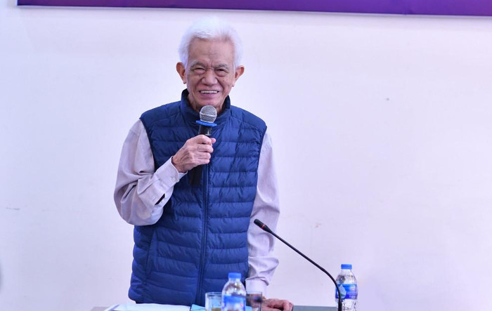 Theo Phó Giáo sư Đặng Quốc Bảo, người thầy phải rèn luyện sư đạo (đạo làm thầy), sư đức (đạo đức, hạnh kiểm của người thầy), sư thuật (nghệ thuật làm thầy), phấn đấu đạt đến Sư hinh (Người Thầy cao quý) như tâm nguyện của Bác Hồ. (Ảnh: NVCC) Theo Phó Giáo sư Đặng Quốc Bảo, người thầy phải rèn luyện sư đạo (đạo làm thầy), sư đức (đạo đức, hạnh kiểm của người thầy), sư thuật (nghệ thuật làm thầy), phấn đấu đạt đến Sư hinh (Người Thầy cao quý) như tâm nguyện của Bác Hồ. (Ảnh: NVCC)