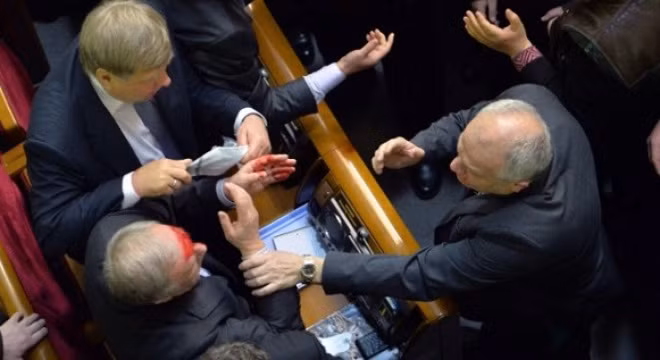 Quấy rầy cá nhân một nghị sĩ phải bị trừng trị ở mức độ cao nhất ảnh 2