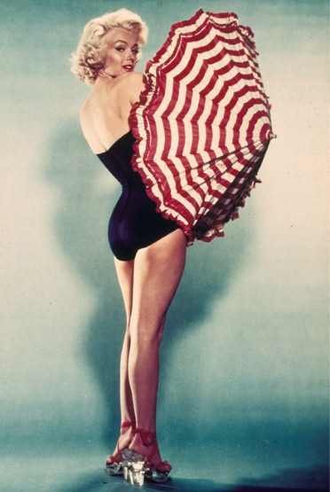 Gợi tình chỉ với một chiếc ô