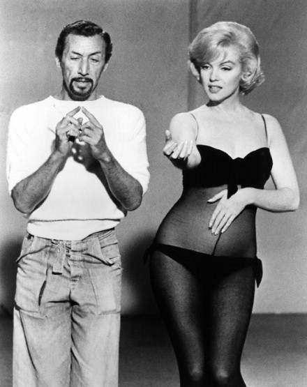 Marilyn tập luyện khiêu vũ với Jack Cole.