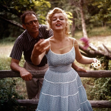Monroe với chồng cô Arthur Miller tại Conneticut năm 1957.