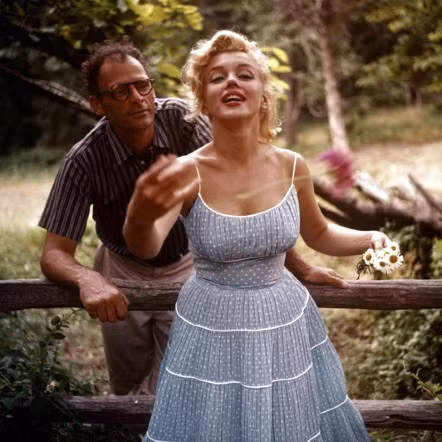 Monroe với chồng cô Arthur Miller tại Conneticut năm 1957.