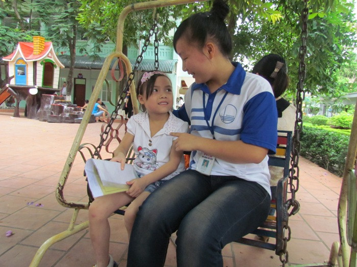 Được tình nguyện tại lớp học Hy vọng là niềm vui và hạnh phúc vô hạn của Hà (ảnh: Minh Phúc) Được tình nguyện tại lớp học Hy vọng là niềm vui và hạnh phúc vô hạn của Hà (ảnh: Minh Phúc)