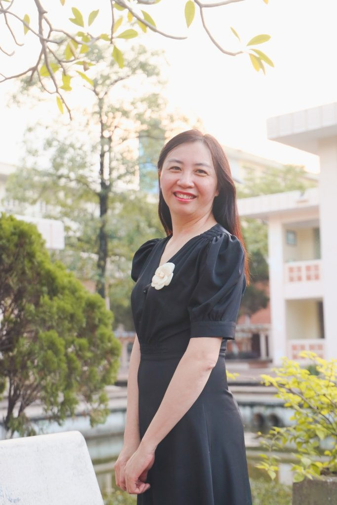 Tiến sĩ Lại Thị Phương Thảo, Phó Hiệu trưởng trường Trung học phổ thông chuyên Ngoại ngữ (Trường Đại học Ngoại ngữ, Đại học Quốc gia Hà Nội). Ảnh: NVCC Cô Lại Thị Phương Thảo.jpg