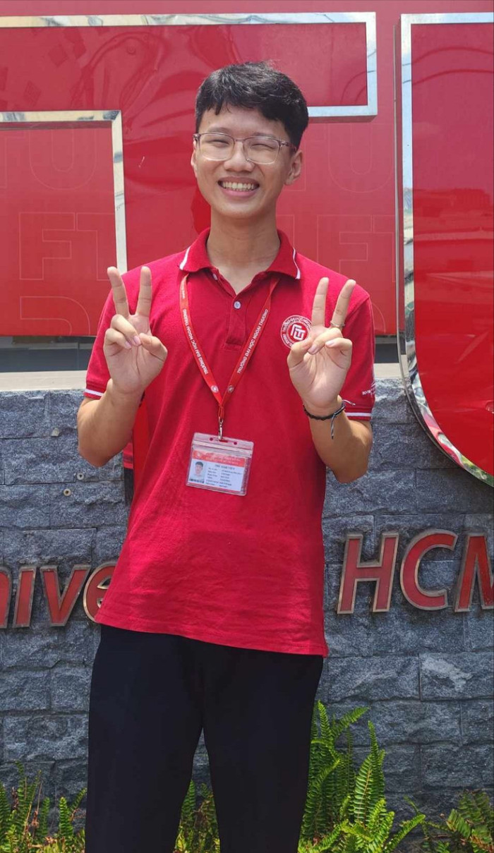 Em Vũ Hoàng Lương Huy, thủ khoa khối A01 kỳ thi tốt nghiệp trung học phổ thông 2023. Ảnh: NVCC Em Vu Hoang Luong Huy.jpg