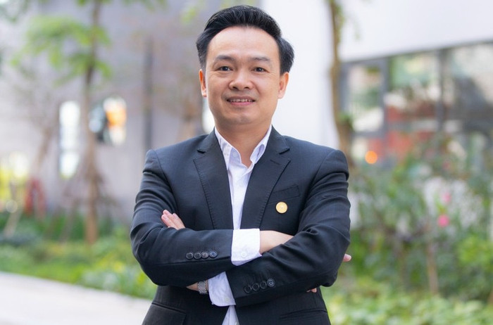Thầy Trần Mạnh Tùng cho rằng, học nhồi nhét hay làm đề tràn lan trong giai đoạn "nước rút" sẽ phản tác dụng. Ảnh: NVCC Thay Tran Manh Tung.jpg