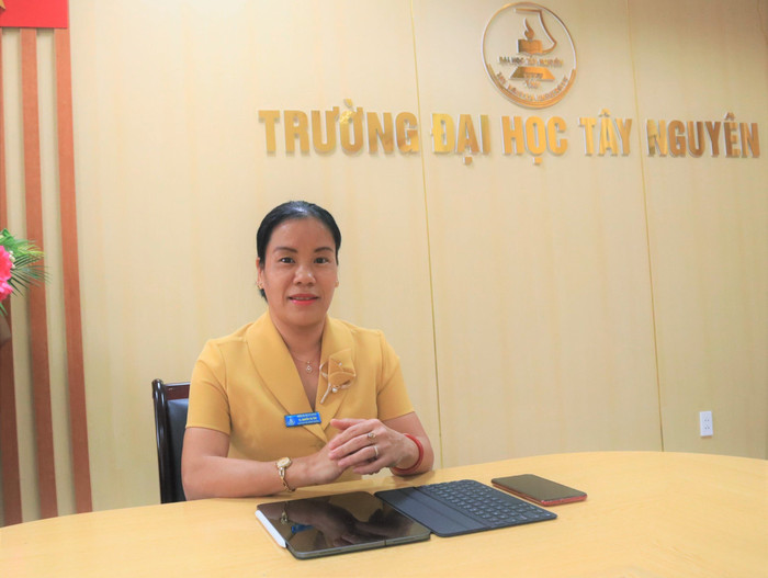 Tiến sĩ Nguyễn Thị Tĩnh - bí thư đảng ủy, chủ tịch hội đồng trường Trường Đại học Tây Nguyên. Ảnh: NVCC