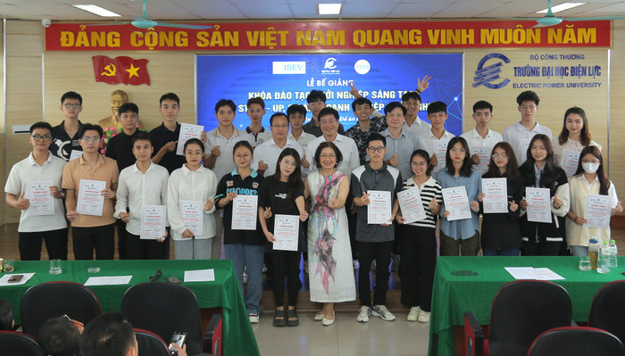 Bế giảng khóa đào tạo khởi nghiệp sáng tạo cho Startup, dự án/doanh nghiệp khởi nghiệp Bế giảng khóa đào tạo khởi nghiệp sáng tạo cho Startup, dự án/doanh nghiệp khởi nghiệp