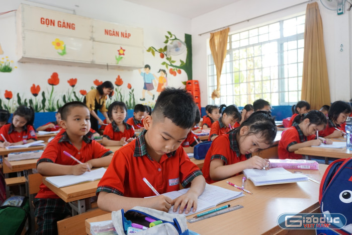 Bộ Giáo dục và Đào tạo yêu cầu tăng cường thanh tra, kiểm tra, giám sát, tuyệt đối không để xảy ra tình trạng "lạm thu" đầu năm học. Ảnh minh họa: Phạm Minh Bộ Giáo dục và Đào tạo yêu cầu tăng cường thanh tra, kiểm tra, giám sát, tuyệt đối không để xảy ra tình trạng "lạm thu" đầu năm học. Ảnh minh họa: Phạm Minh