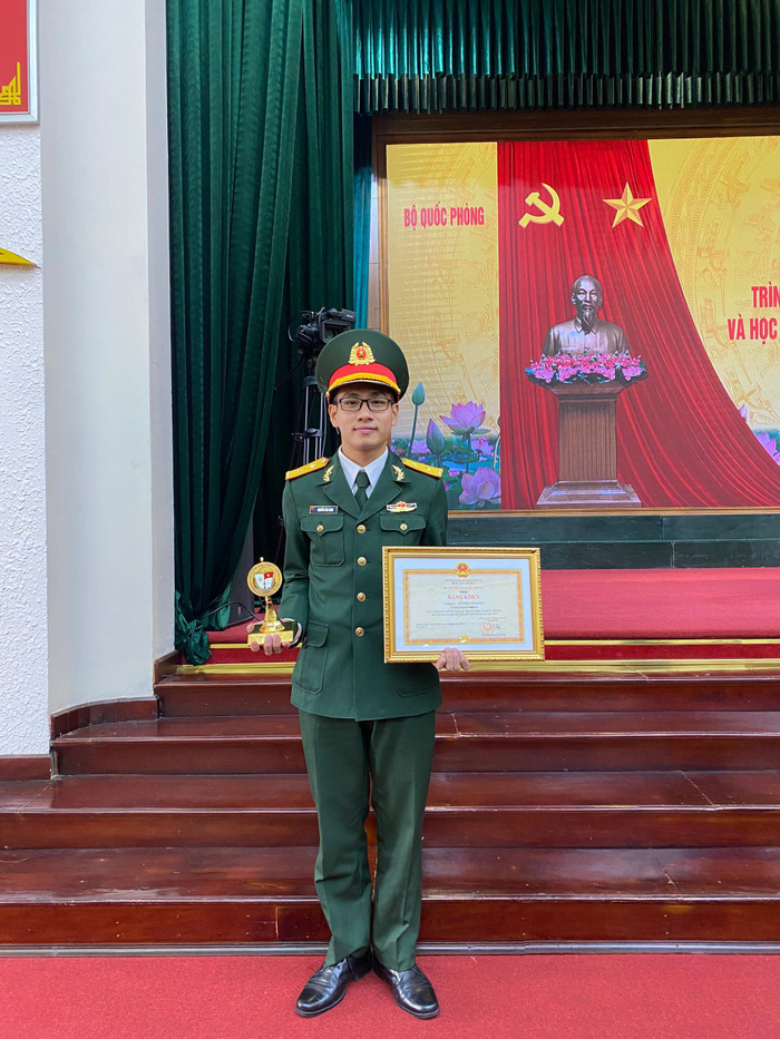 Nguyễn Văn Sang - Thủ khoa Trường Sĩ quan Chính trị 2021. (Ảnh: NVCC) Nguyễn Văn Sang - Thủ khoa Trường Sĩ quan Chính trị 2021. (Ảnh: NVCC)