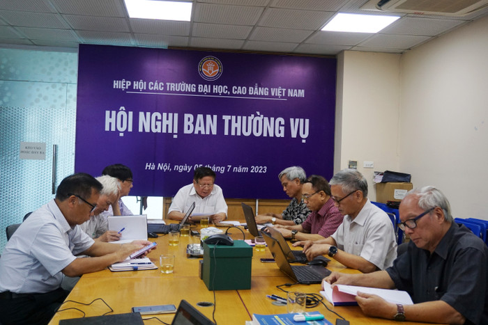 Hội nghị Ban thường vụ Hiệp hội được tổ chức theo hình thức trực tiếp kết hợp với hình thức trực tuyến. Ảnh: PM Hội nghị Ban thường vụ Hiệp hội được tổ chức theo hình thức trực tiếp kết hợp với hình thức trực tuyến. Ảnh: PM