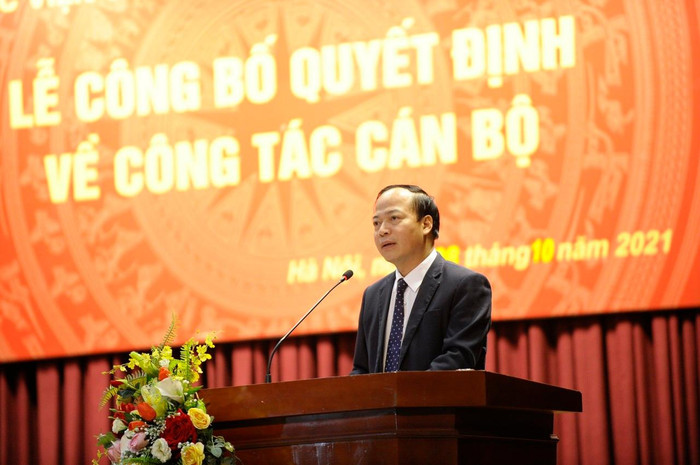 Phó Giáo sư, Tiến sĩ Mai Đức Ngọc phát biểu nhận nhiệm vụ. (Ảnh: Học viện Báo chí và Tuyên truyền) Phó Giáo sư, Tiến sĩ Mai Đức Ngọc phát biểu nhận nhiệm vụ. (Ảnh: Học viện Báo chí và Tuyên truyền)