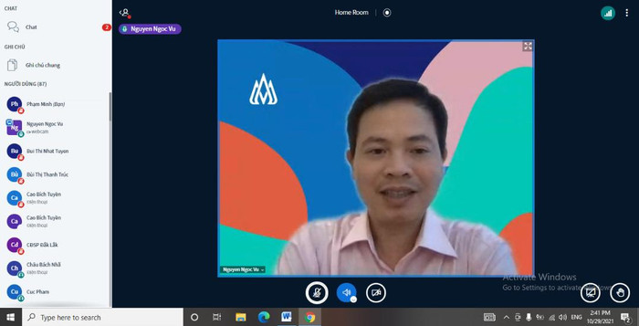 Phó Giáo sư, Tiến sĩ Nguyễn Ngọc Vũ, Phó Hiệu trưởng Trường Đại học Hoa Sen, Chủ nhiệm Câu lạc bộ Các cơ sở đào tạo, bồi dưỡng tiếng Anh phía Nam đã trình bày tại buổi tọa đàm. (Ảnh: Phạm Minh) Phó Giáo sư, Tiến sĩ Nguyễn Ngọc Vũ, Phó Hiệu trưởng Trường Đại học Hoa Sen, Chủ nhiệm Câu lạc bộ Các cơ sở đào tạo, bồi dưỡng tiếng Anh phía Nam đã trình bày tại buổi tọa đàm. (Ảnh: Phạm Minh)