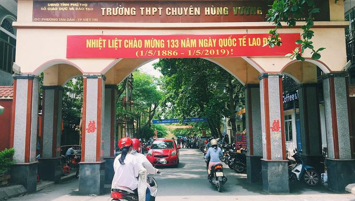 Trường trung học phổ thông chuyên Hùng Vương (Ảnh: Báo Pháp luật) Trường trung học phổ thông chuyên Hùng Vương (Ảnh: Báo Pháp luật)