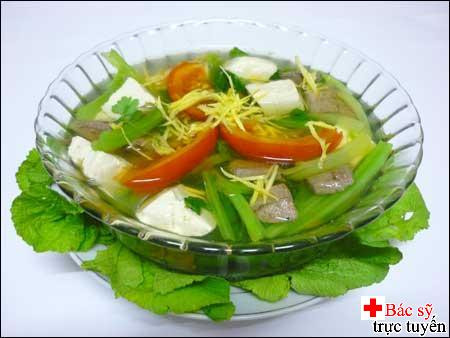 Canh gan lợn rau cải hợp với thời tiết mùa thu