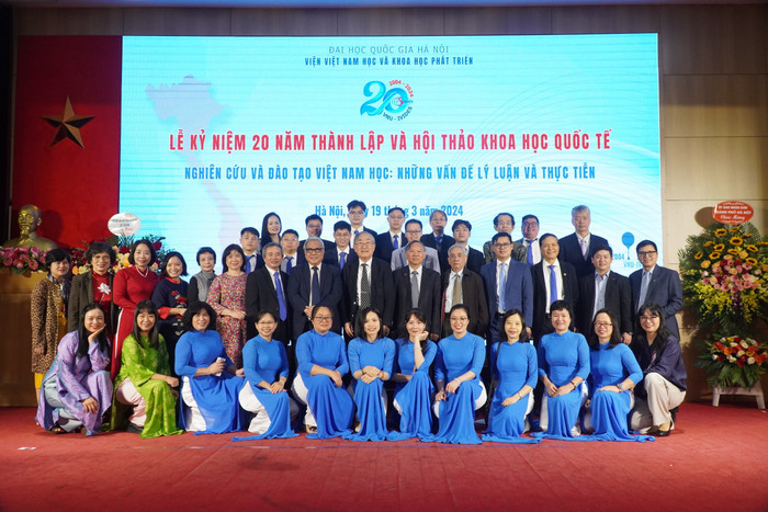 Viện Việt Nam học và Khoa học phát triển đã không ngừng lớn mạnh và trưởng thành. Việt Nam học (4).jpg