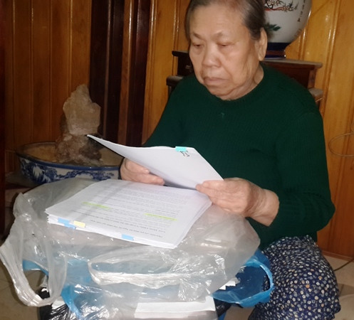 Bà Nguyễn Thị Dăm khiếu nại Chi cục Thi hành án quận Ba Đình. Bà Nguyễn Thị Dăm khiếu nại Chi cục Thi hành án quận Ba Đình.