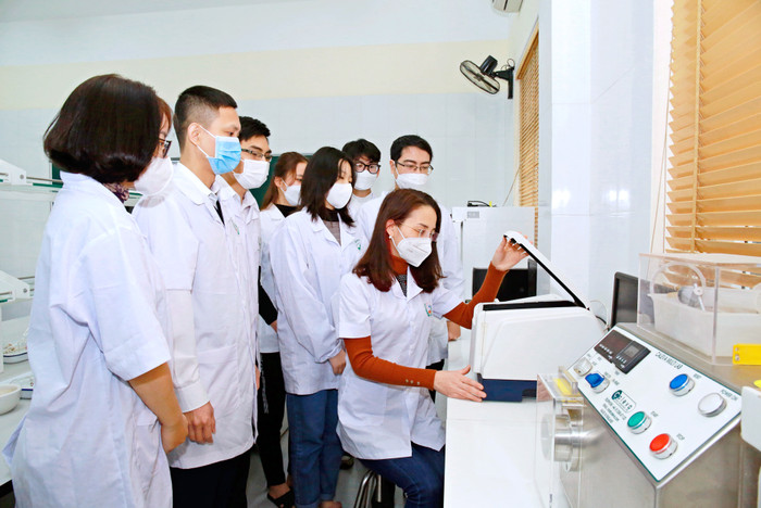 Đầu tư cho giáo dục đại học vẫn còn hạn chế. Ảnh minh họa: Trường Đại học Công nghệ, Đại học Quốc gia Hà Nội Đầu tư cho giáo dục đại học vẫn còn hạn chế. Ảnh minh họa: Trường Đại học Công nghệ, Đại học Quốc gia Hà Nội