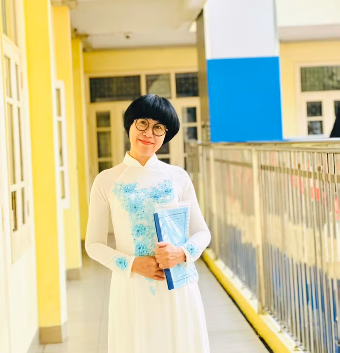Cô Nguyễn Thị Vân Hồng - Hiệu trưởng Trường Trung học cơ sở Chương Dương (Hoàn Kiếm, Hà Nội). Ảnh: NVCC Cô Nguyễn Thị Vân Hồng - Hiệu trưởng Trường Trung học cơ sở Chương Dương (Hoàn Kiếm, Hà Nội). Ảnh: NVCC