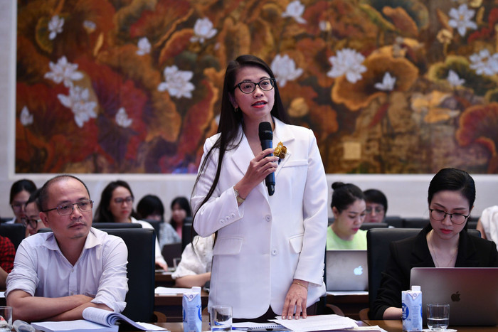 Phó Giáo sư, Tiến sĩ Lưu Bích Ngọc – Chánh Văn phòng Hội đồng Quốc gia Giáo dục và Phát triển nhân lực chia sẻ tại Hội thảo. Phó Giáo sư, Tiến sĩ Lưu Bích Ngọc – Chánh Văn phòng Hội đồng Quốc gia Giáo dục và Phát triển nhân lực chia sẻ tại Hội thảo.