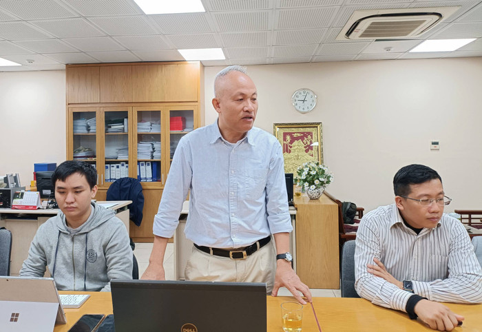 Giáo sư, Viện sĩ Nguyễn Quốc Sỹ chia sẻ tại buổi tọa đàm. Giáo sư, Viện sĩ Nguyễn Quốc Sỹ chia sẻ tại buổi tọa đàm.