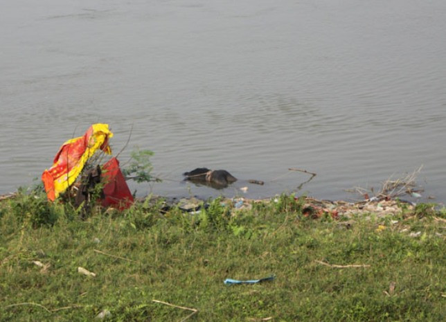Thi thể được tìm thấy là nam giới, không phải chị Lê Thị Thanh Huyền. Thi thể được tìm thấy là nam giới, không phải chị Lê Thị Thanh Huyền.