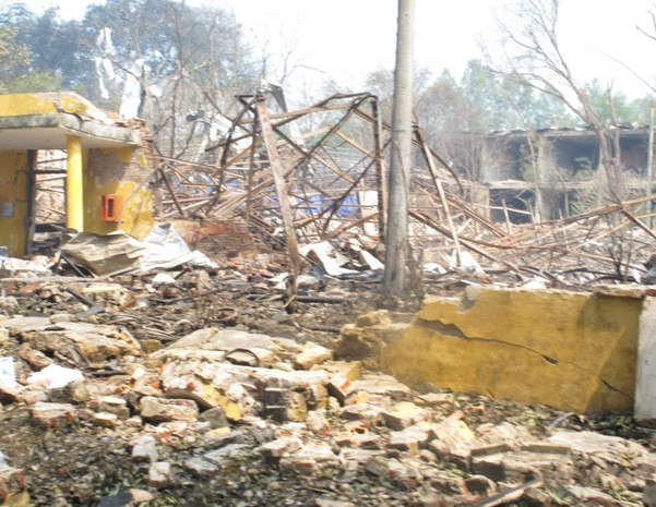 Xưởng sản xuất pháo hoa của Nhà máy Z121 hoang toàn sau vụ cháy nổ.