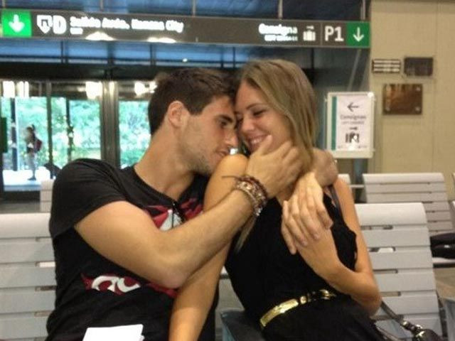 Với việc chiêu mộ thành công Javi Martinez, Bayern Munich cũng đã bổ sung bạn gái anh này, Mary Imizcoz vào danh sách các nàng Wags nổi tiếng của họ, vốn đã gồm rất nhiều mỹ nhân như Claudia (vợ Philipp Lahm), Sarah Brandner (bạn gái Bastian Schweinsteiger) và Silvia Meichel (vợ Mario Gomez). Với việc chiêu mộ thành công Javi Martinez, Bayern Munich cũng đã bổ sung bạn gái anh này, Mary Imizcoz vào danh sách các nàng Wags nổi tiếng của họ, vốn đã gồm rất nhiều mỹ nhân như Claudia (vợ Philipp Lahm), Sarah Brandner (bạn gái Bastian Schweinsteiger) và Silvia Meichel (vợ Mario Gomez).