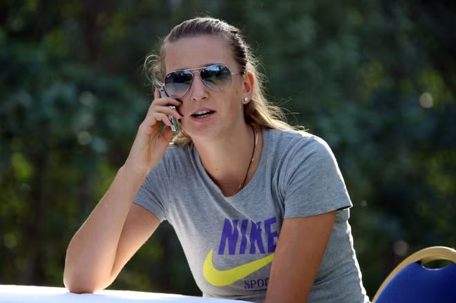 Ngoài thi đấu, Azarenka sẽ cùng các tay vợt khách mời tham gia nhiều hoạt động giao lưu khác với người hâm mộ Việt Nam. Cụ thể vào ngày 19-9, họ sẽ có buổi giao lưu trực tuyến với bạn đọc Tuổi Trẻ Online, thi đấu giao lưu với các tài năng trẻ của làng quần vợt Việt Nam.