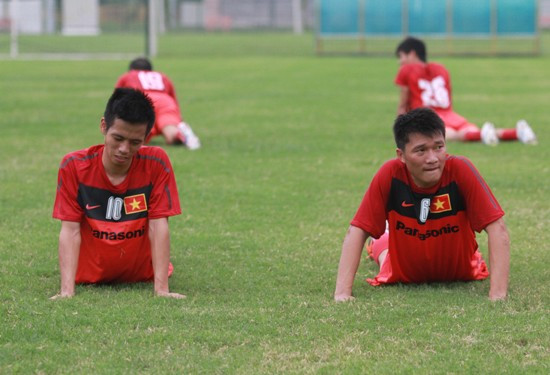 Văn Quyết lẫn Đình Đồng cùng oải sau khi nuốt trọn giáo án. Văn Quyết lẫn Đình Đồng cùng oải sau khi nuốt trọn giáo án.