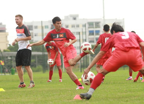 Sau đó khởi động với bóng bằng một món khá "khoai" Sau đó khởi động với bóng bằng một món khá "khoai"