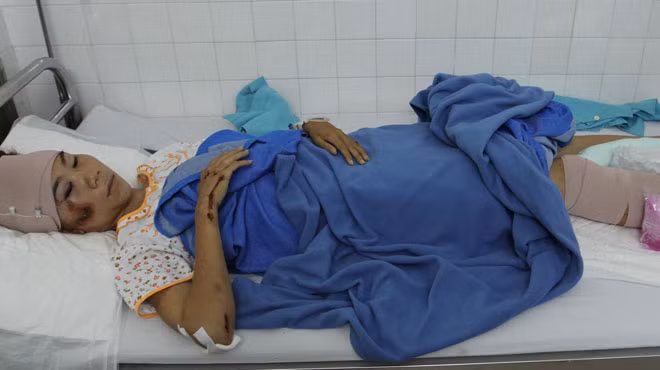 Trương Thanh Hằng đang nằm viện - Ảnh: Đoàn Cường