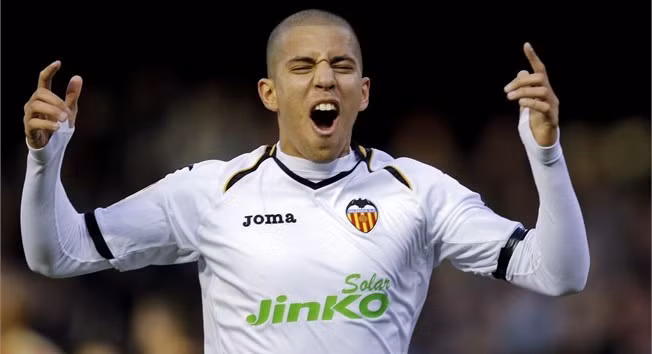 Với 2 bàn thắng trong 4 trận La Liga đầu mùa này, Feghouli đang là cầu thủ săn bàn tháng đầu của Valencia bên cạnh tiền đạo Roberto Soldado.