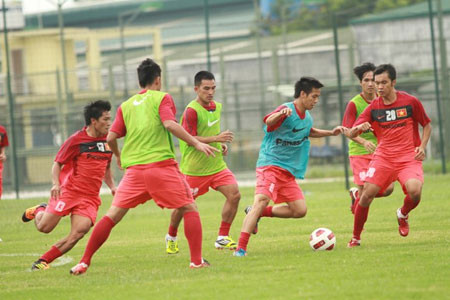 Tuy nhiên, ở đội tuyển quốc gia hiện nay, những nhân tố trẻ đang cho thấy họ là lớp kế cận đáng tin cậy. Lối chơi của Việt Nam cũng đang được HLV Phan Thanh Hùng xây dựng trên tiền đề về thể lực, với những đường phản công cực nhanh và lối chơi áp sát khi mất bóng. Bởi vậy, khi trở lại đội tuyển, ở độ tuổi 33, giới chuyên môn cho rằng Minh Phương không thể đáp ứng kì vọng sẽ hòa nhập được với phần còn lại của đội bóng.