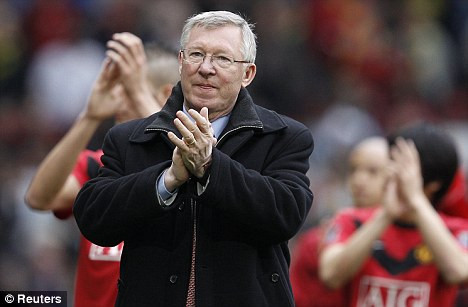 Alex Ferguson trở thành tượng đài bất hủ tại Old Trafford với kỉ lục 1000 trận dẫn dắt MU Alex Ferguson trở thành tượng đài bất hủ tại Old Trafford với kỉ lục 1000 trận dẫn dắt MU