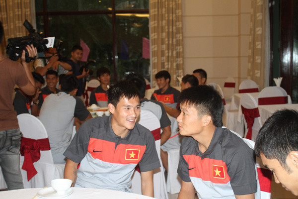 Công Vinh có đủ sức làm chỗ dựa cho ĐTVN? Công Vinh có đủ sức làm chỗ dựa cho ĐTVN?
