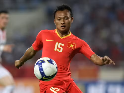 Ở Đội tuyển Quốc gia Việt Nam, mỗi lần được ra sân là mỗi lần Hoàng chiến đấu hết mình vì màu cờ Tổ Quốc. Ở Đội tuyển Quốc gia Việt Nam, mỗi lần được ra sân là mỗi lần Hoàng chiến đấu hết mình vì màu cờ Tổ Quốc.