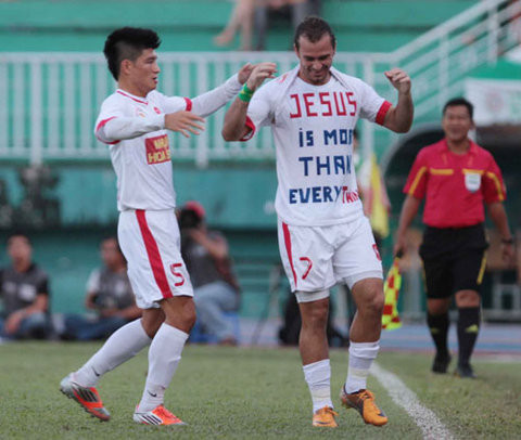 Tiền đạo gốc Brazil lập công trong trận thắng 4-1 trước Hà Nội T&T ở Cup quốc gia.