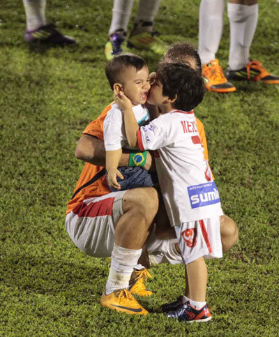 Hình ảnh hạnh phúc của cầu thủ người Brazil