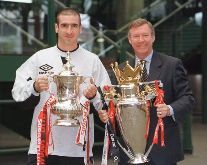 ... và cũng trị không ít anh chàng cứng đầu, như Cantona... ... và cũng trị không ít anh chàng cứng đầu, như Cantona...