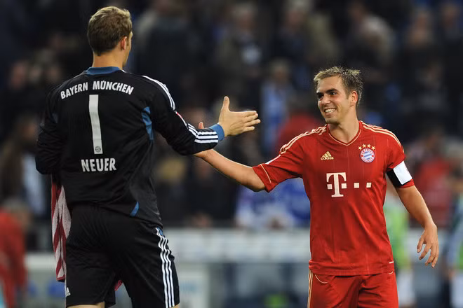 Lahm, 1m70, anh thấp nhưng chưa bao giờ các đồng đội coi nhẹ anh. Chiếc băng thủ quân ĐT Đức và Bayern là sự đảm bảo cho hậu vệ xuất sắc này