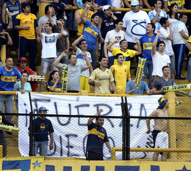 Ở Boca Juniors, các fan đã dành cho Maradona những thông điệp chia buồn Ở Boca Juniors, các fan đã dành cho Maradona những thông điệp chia buồn