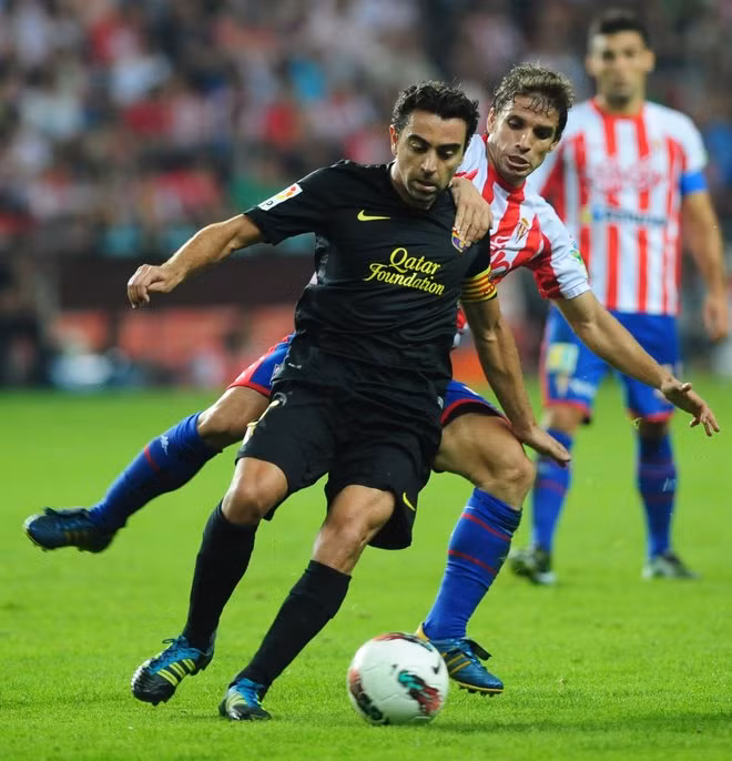 Xavi, cũng 1m70. Anh là bậc thầy ở tuyến giữa, Xavi khiến nhiều đồng đội cao to phải ngả mũ