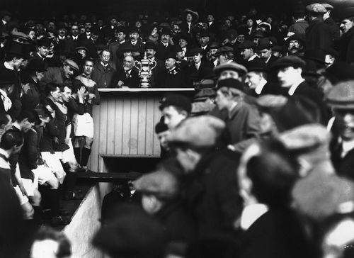 Trước đó, họ từng vô địch FA Cup Trước đó, họ từng vô địch FA Cup