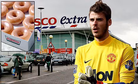 De Gea khổ sở chỉ vì 1 chiếc bánh