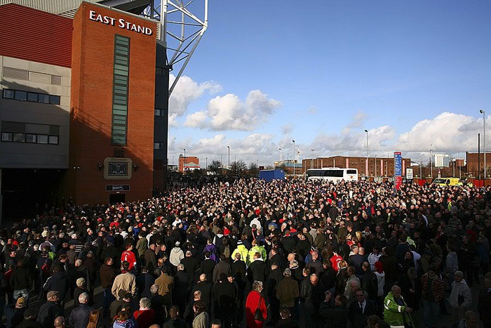 Các CĐV Man Utd tưởng nhớ về sự kiện đau thương 1958