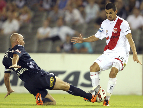 Những pha vào bóng của Muscat rất ác liệt Những pha vào bóng của Muscat rất ác liệt